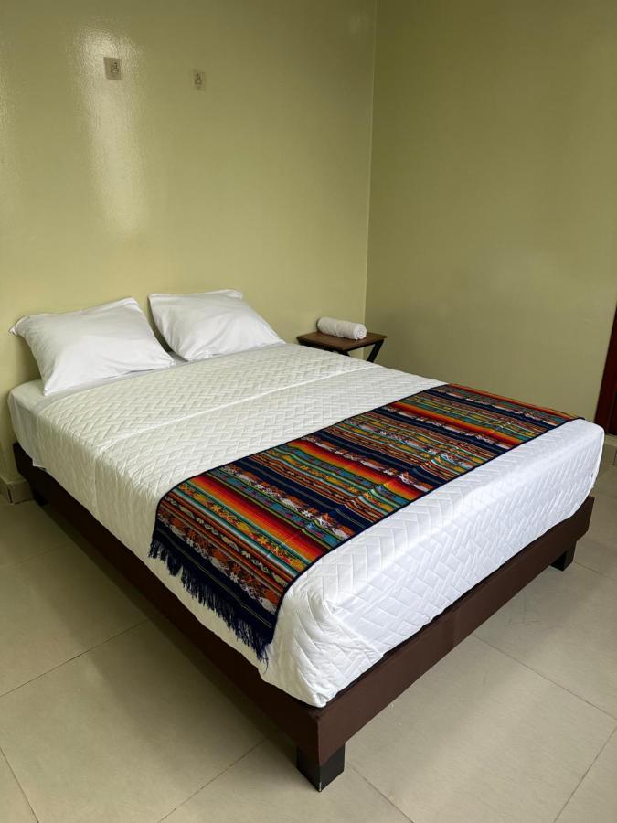 Hostal Marin Central Quito Exterior photo